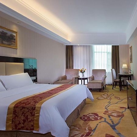 Vienna Hotel Baoan Liutang Xin'an  Экстерьер фото