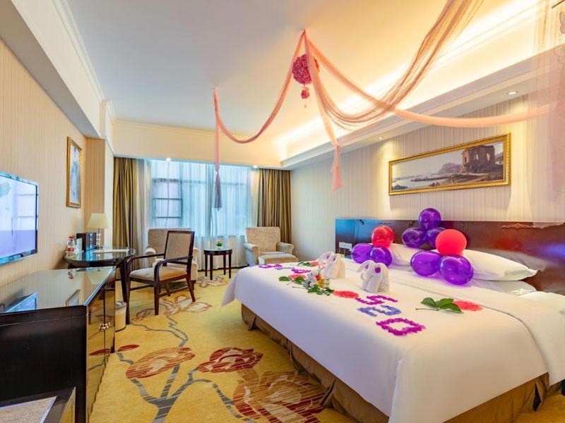 Vienna Hotel Baoan Liutang Xin'an  Экстерьер фото